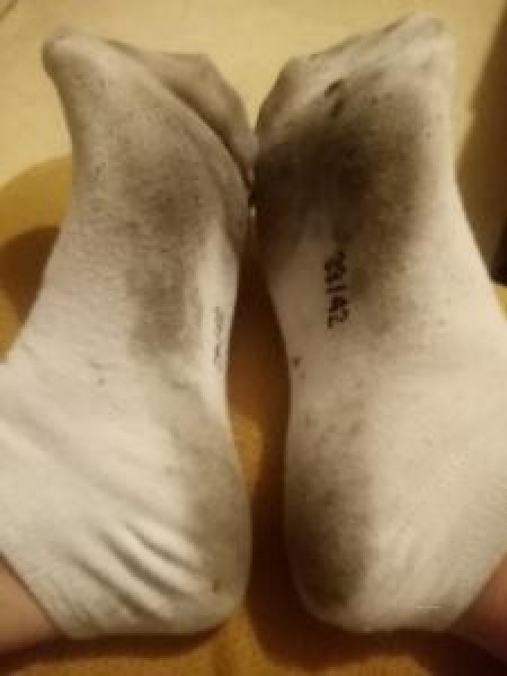 Renifle mes chaussettes sales soumis