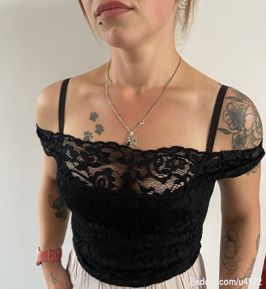 Hello Je suis simple, pleine de joie de vivre Amusons nous ,Profitons de la vie✌?J’aime le respect l’honnêteté et la simplicité Je ne mord pas alors viens me parler😙😘